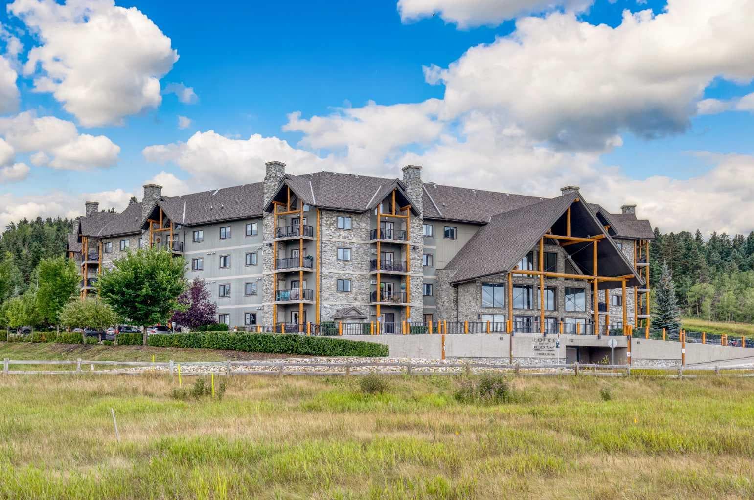 117, 77 George Fox Trail W