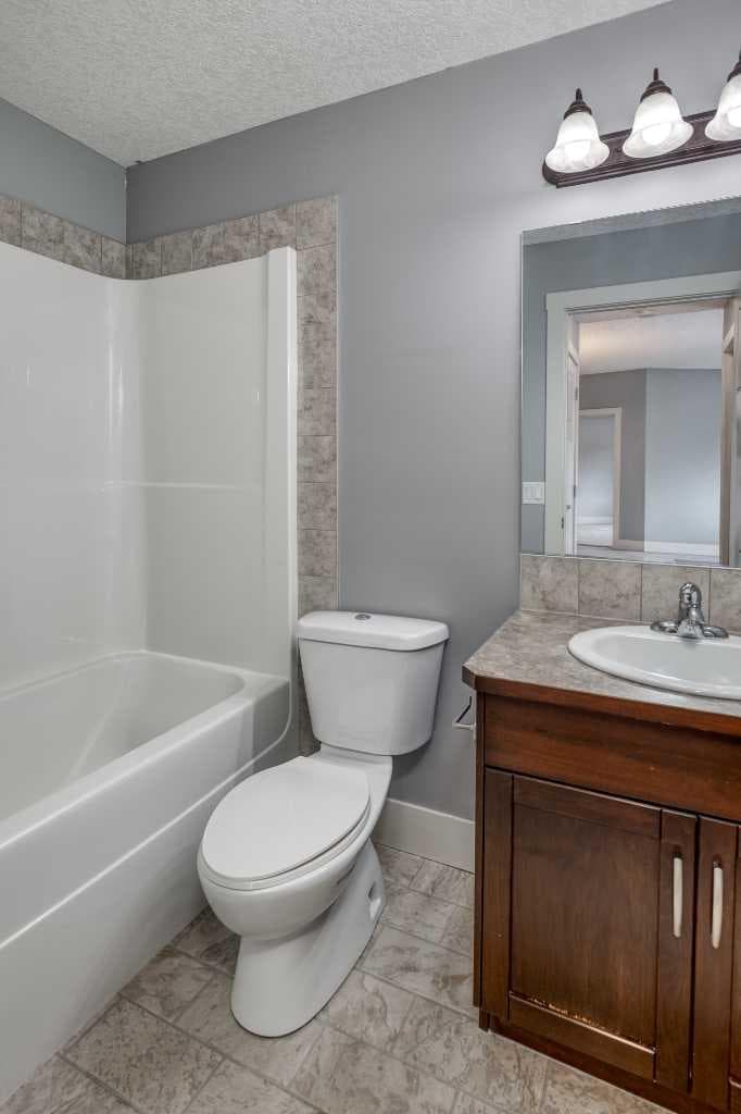 117, 77 George Fox Trail W