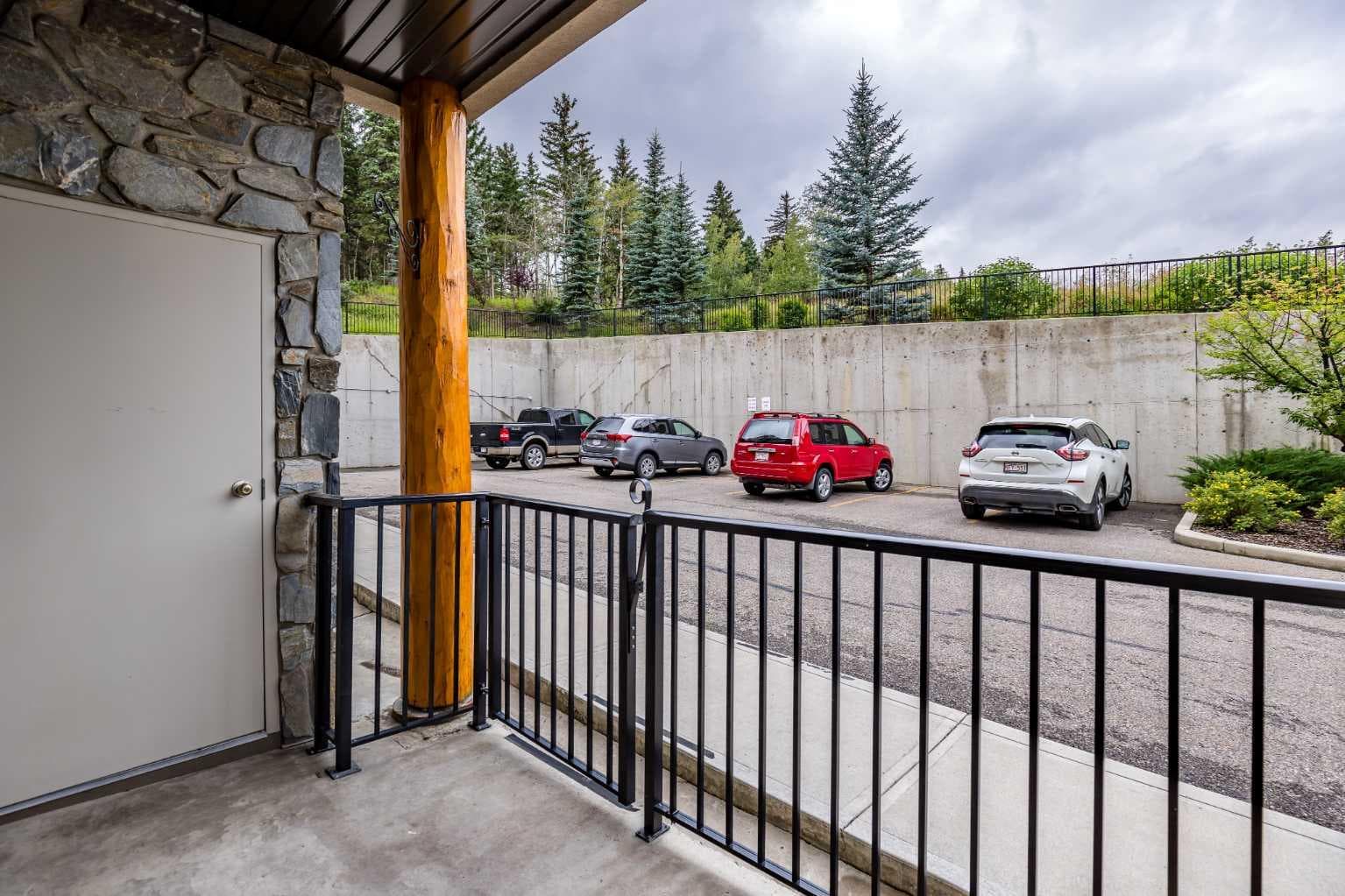 117, 77 George Fox Trail W