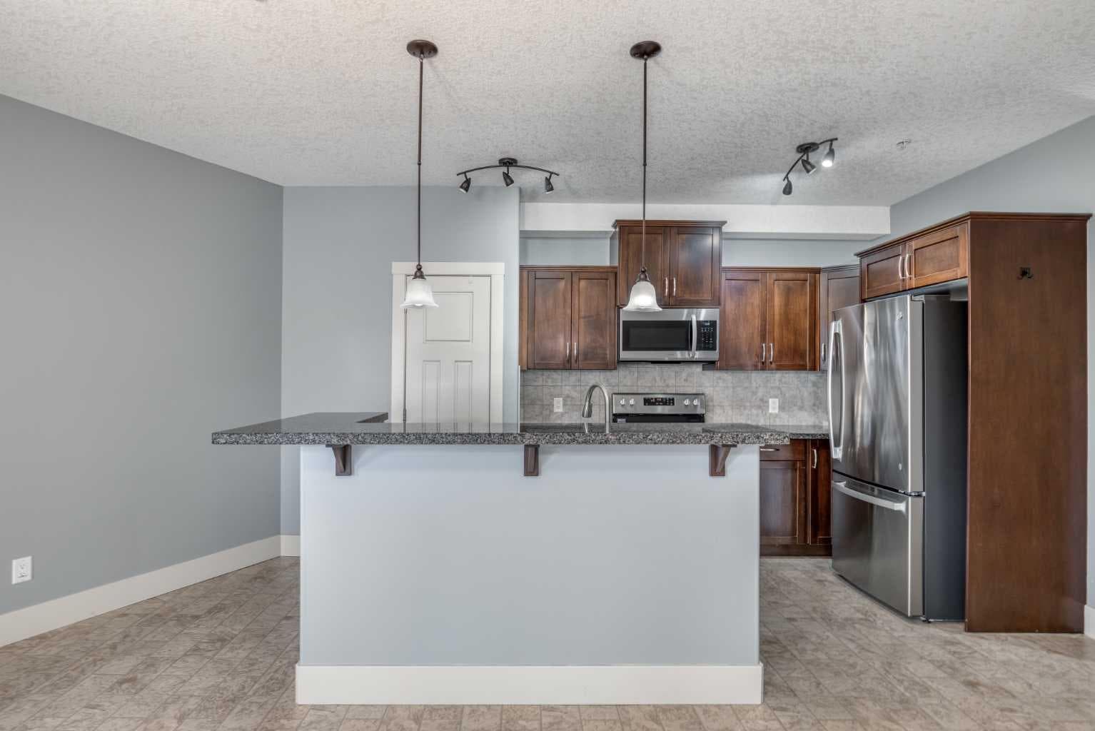 117, 77 George Fox Trail W