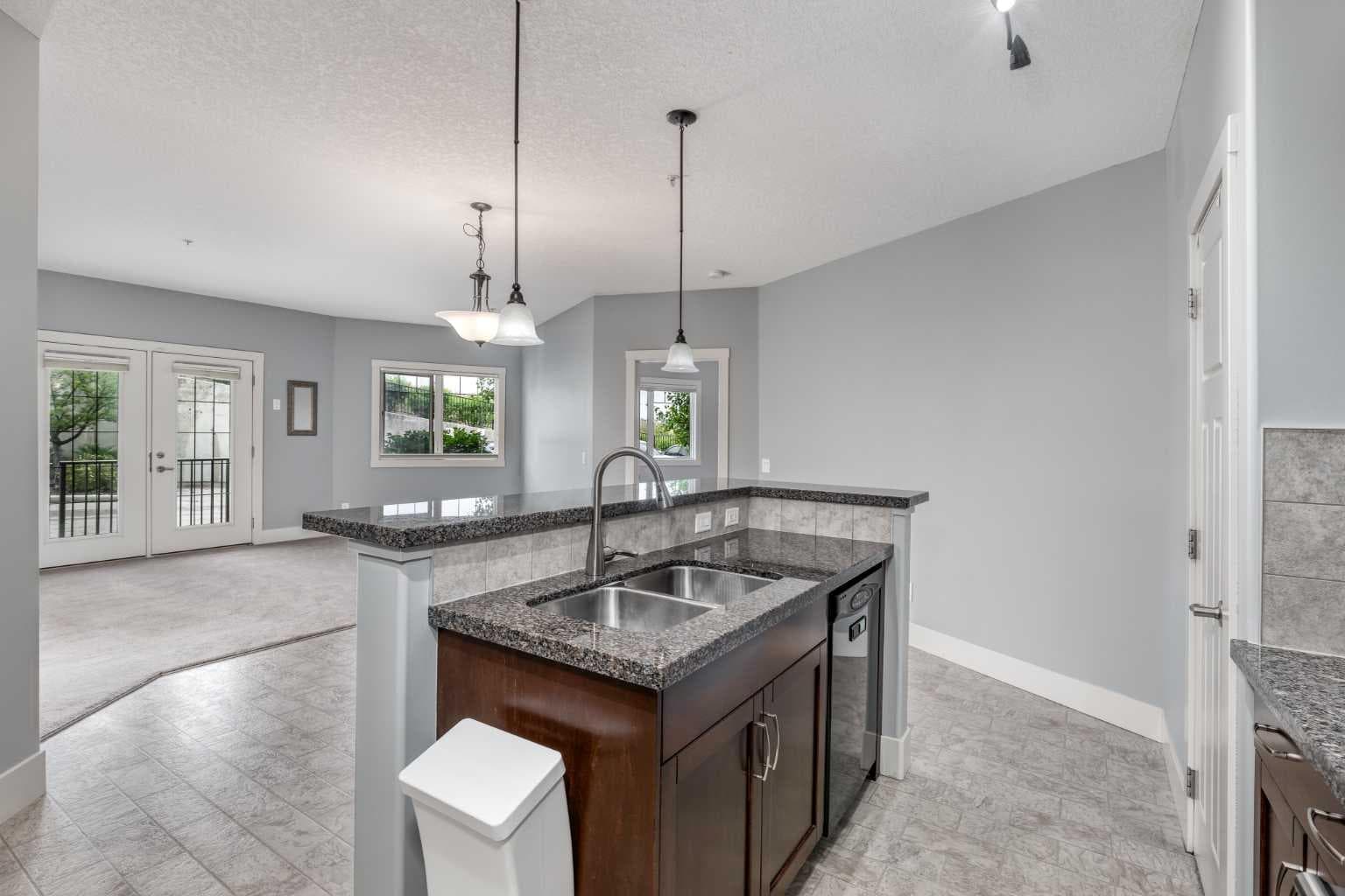 117, 77 George Fox Trail W