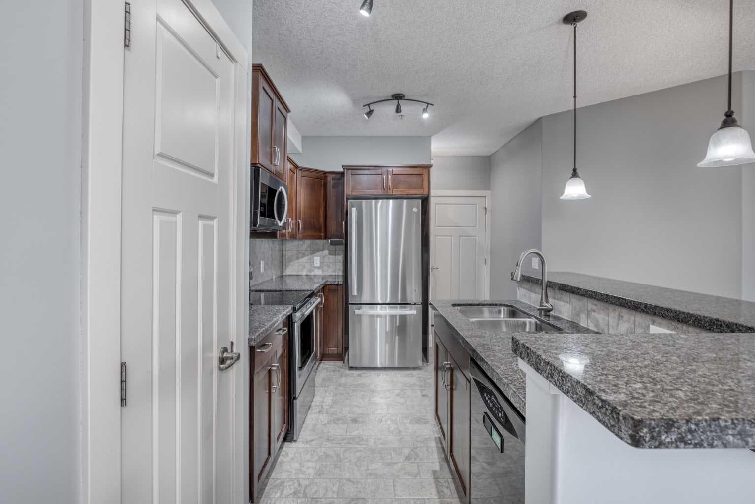 117, 77 George Fox Trail W