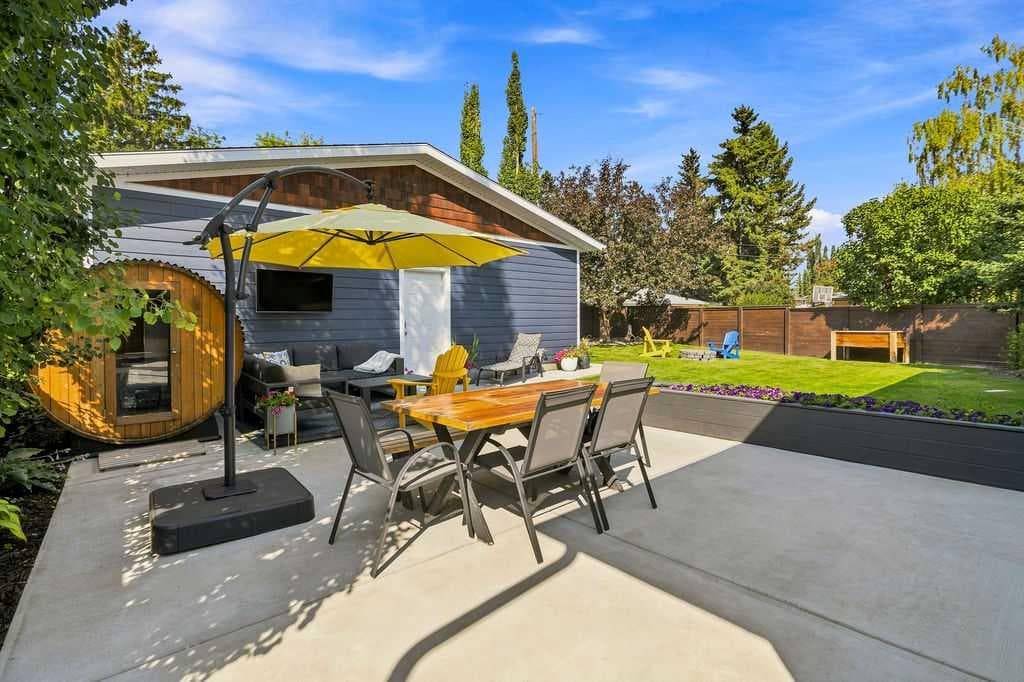 77 Westwood Drive SW