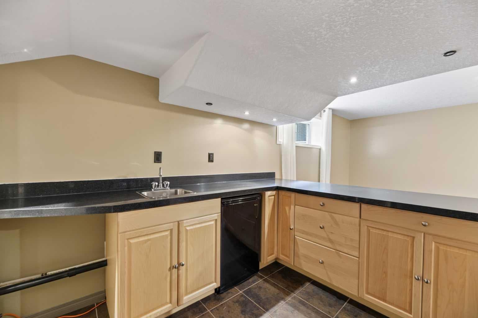 50 Kincora Park NW