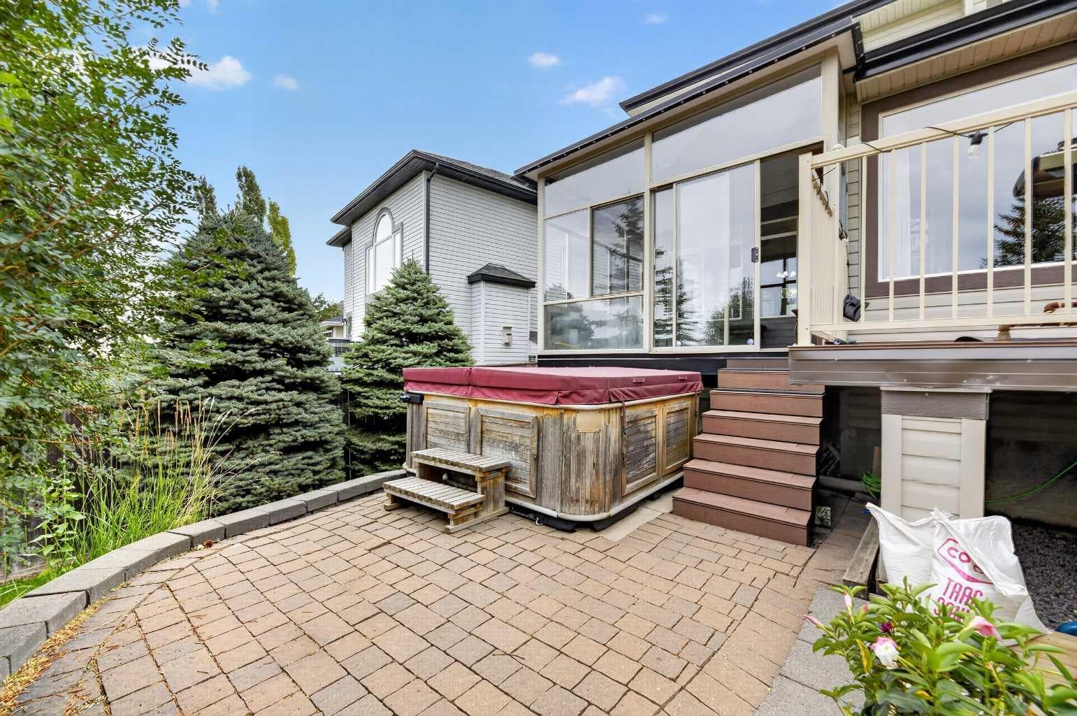 50 Kincora Park NW