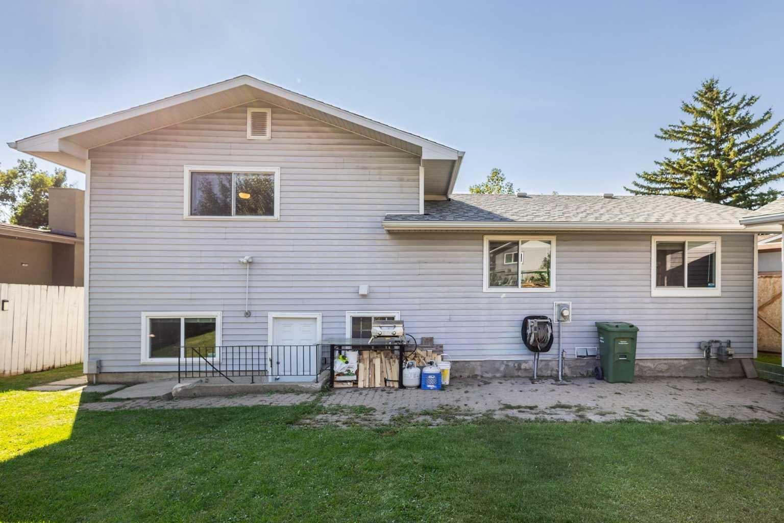 204 Rundleridge Drive NE