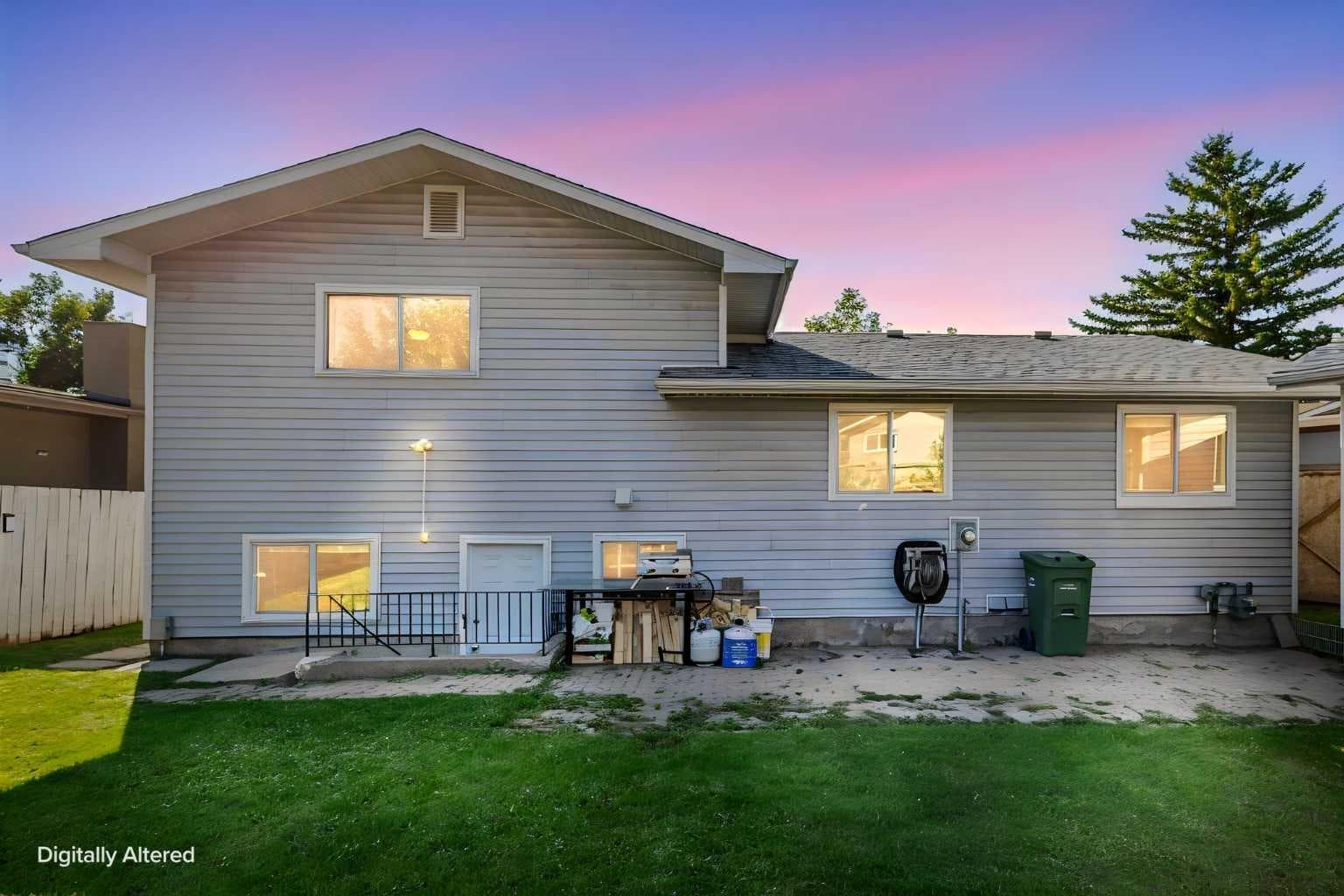 204 Rundleridge Drive NE