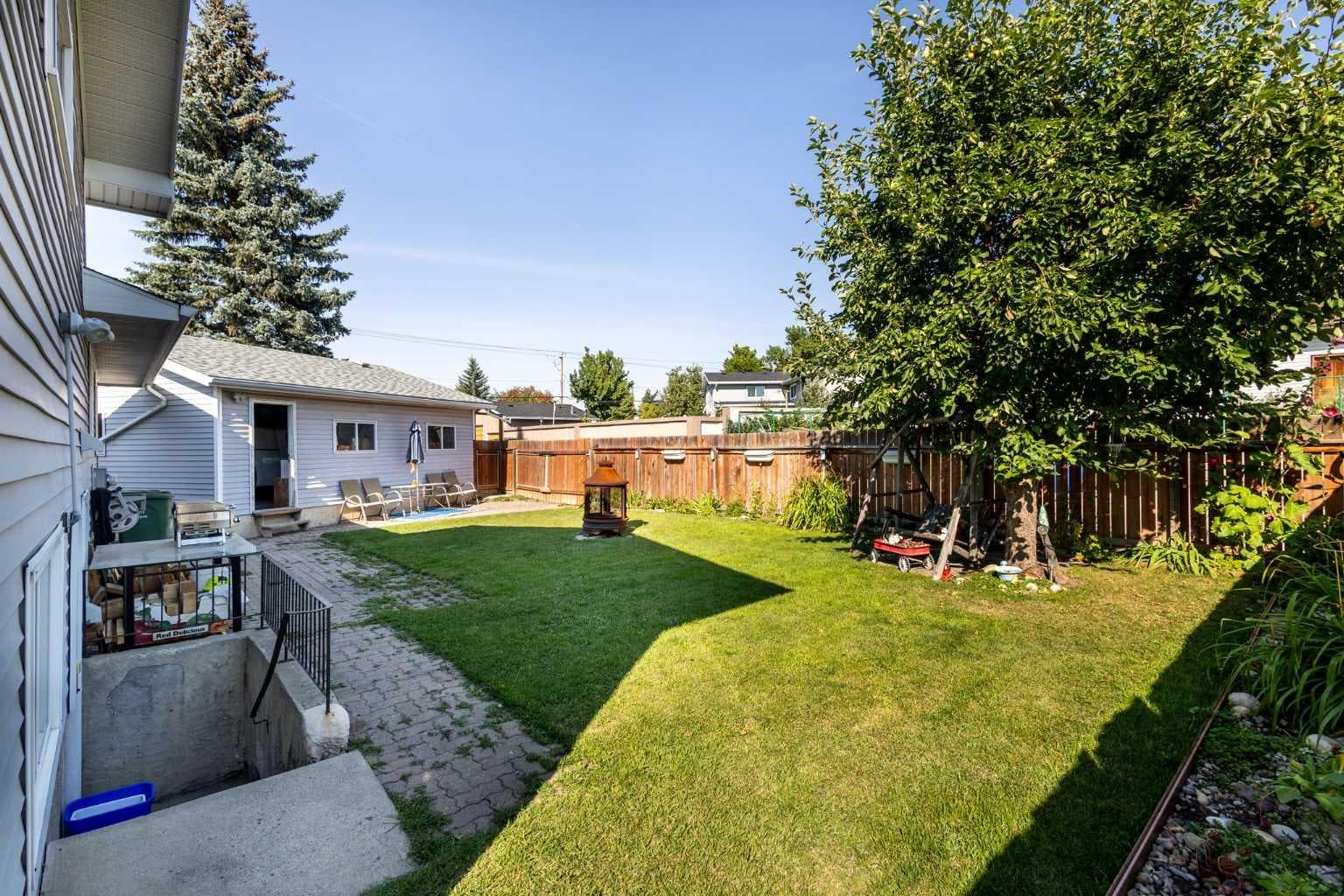 204 Rundleridge Drive NE