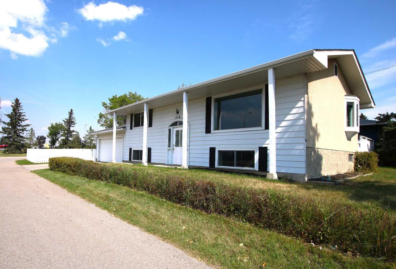 108 Flett Drive NE