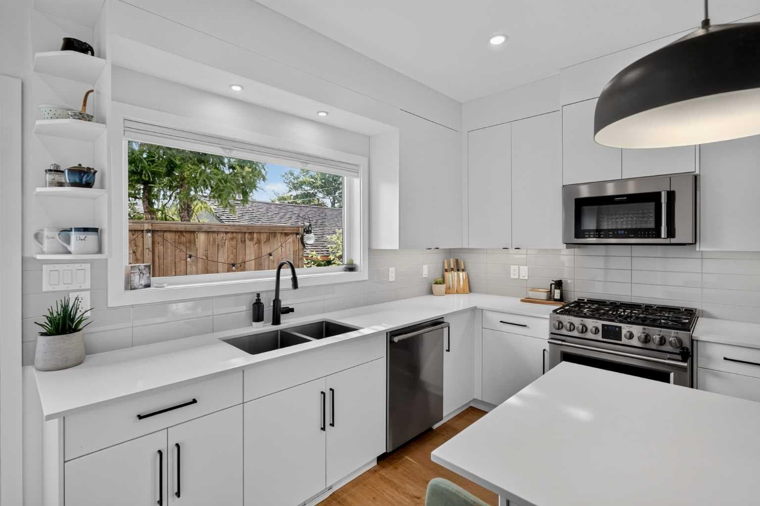 1950 12 Street NW