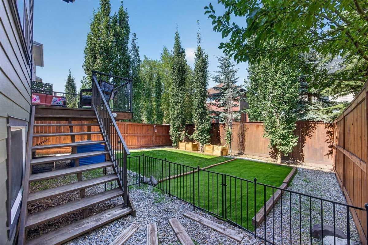 136 Riviera Way 