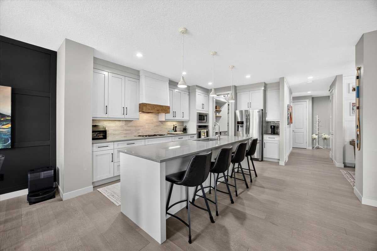 136 Riviera Way 