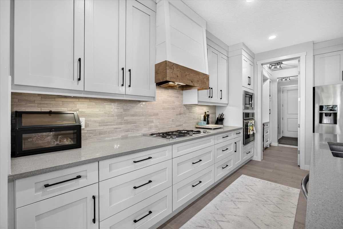136 Riviera Way 