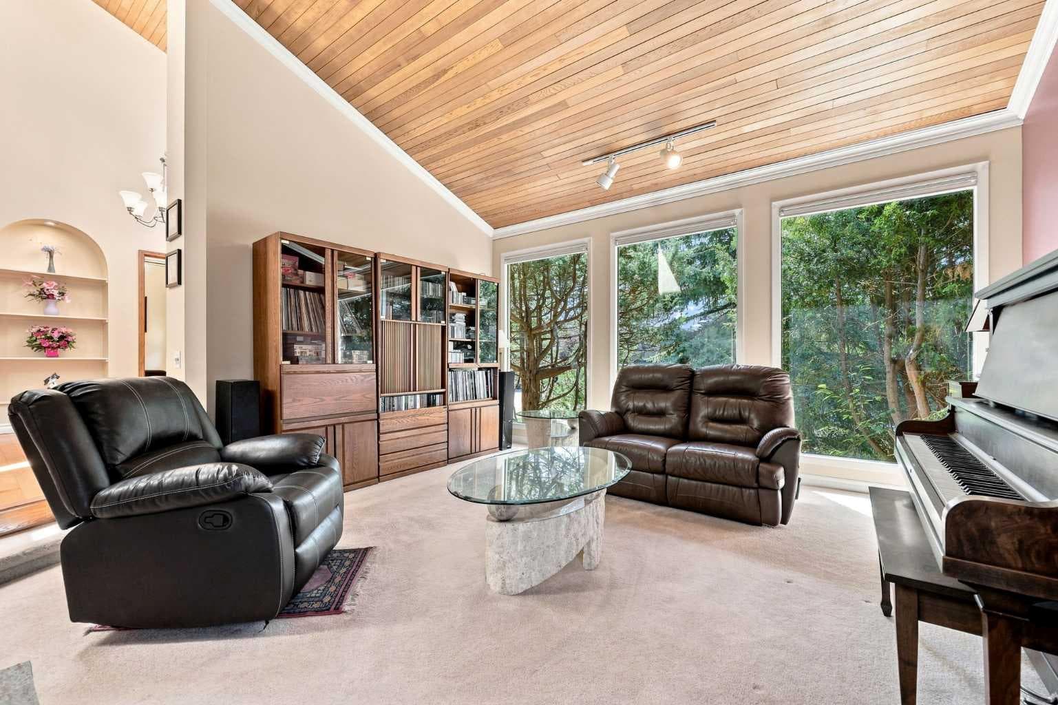 952 Edgemont Road NW