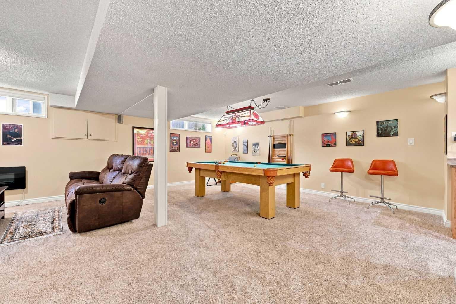952 Edgemont Road NW
