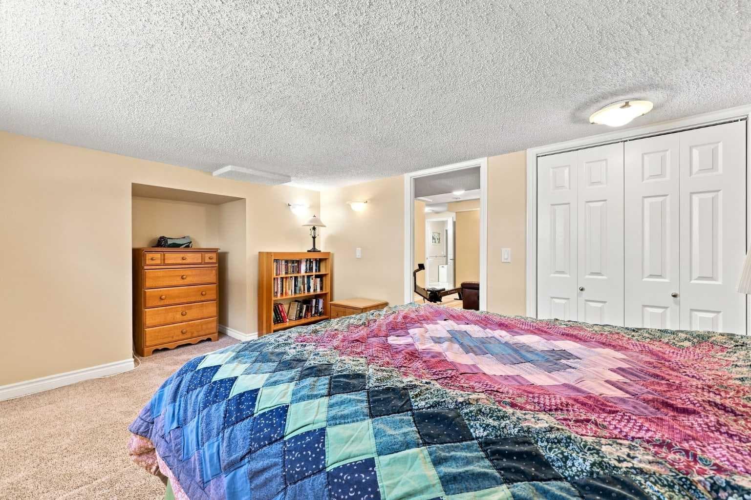 952 Edgemont Road NW