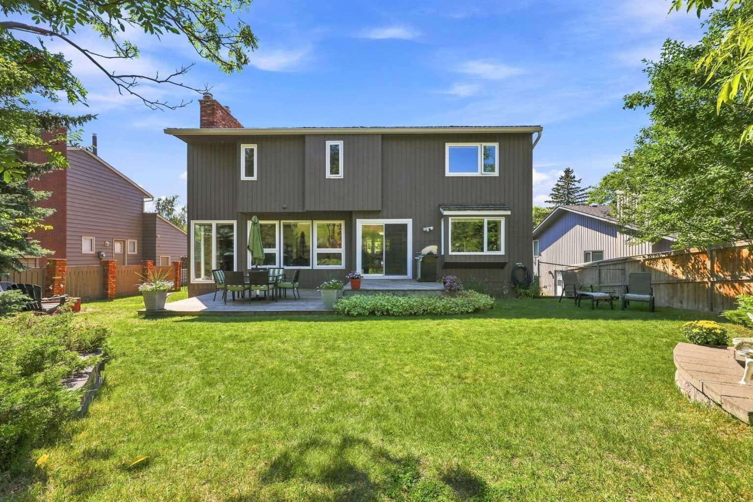 952 Edgemont Road NW