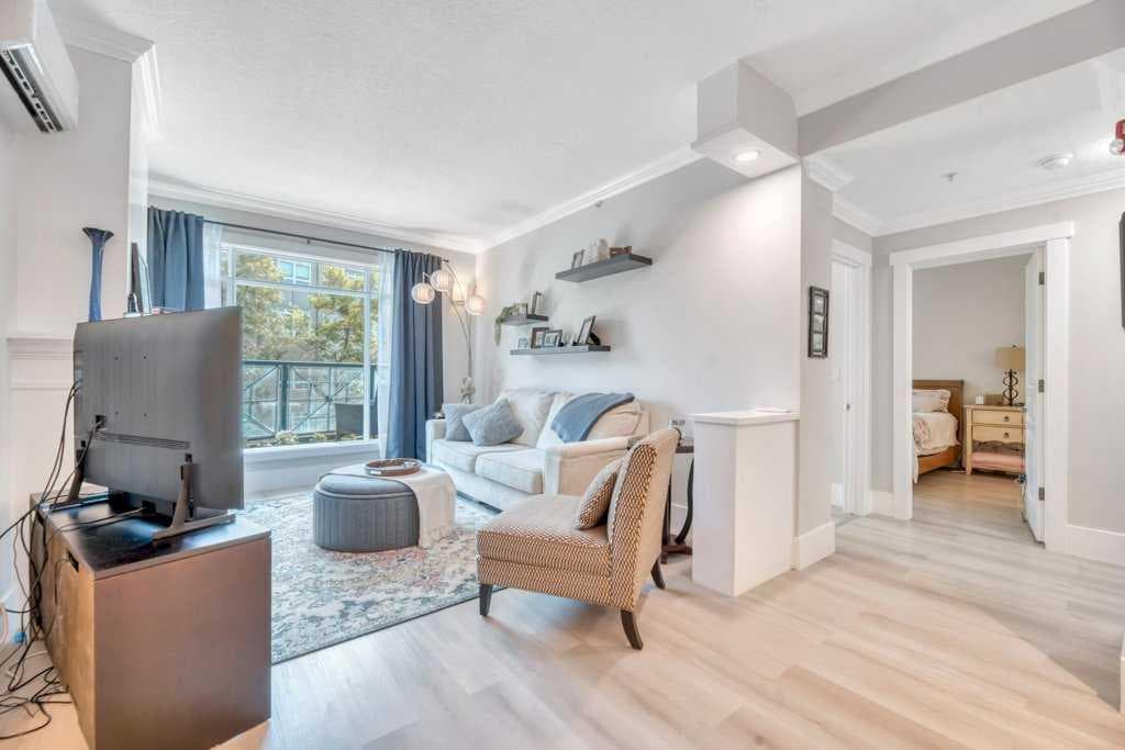 210, 4 14 Street NW