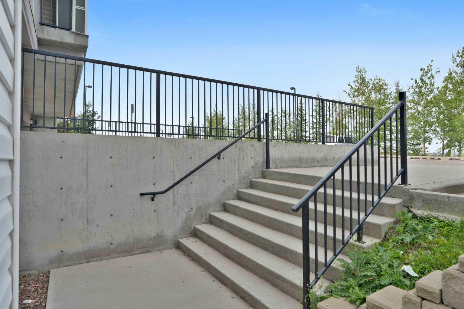 118, 16 Sage Hill Terrace NW