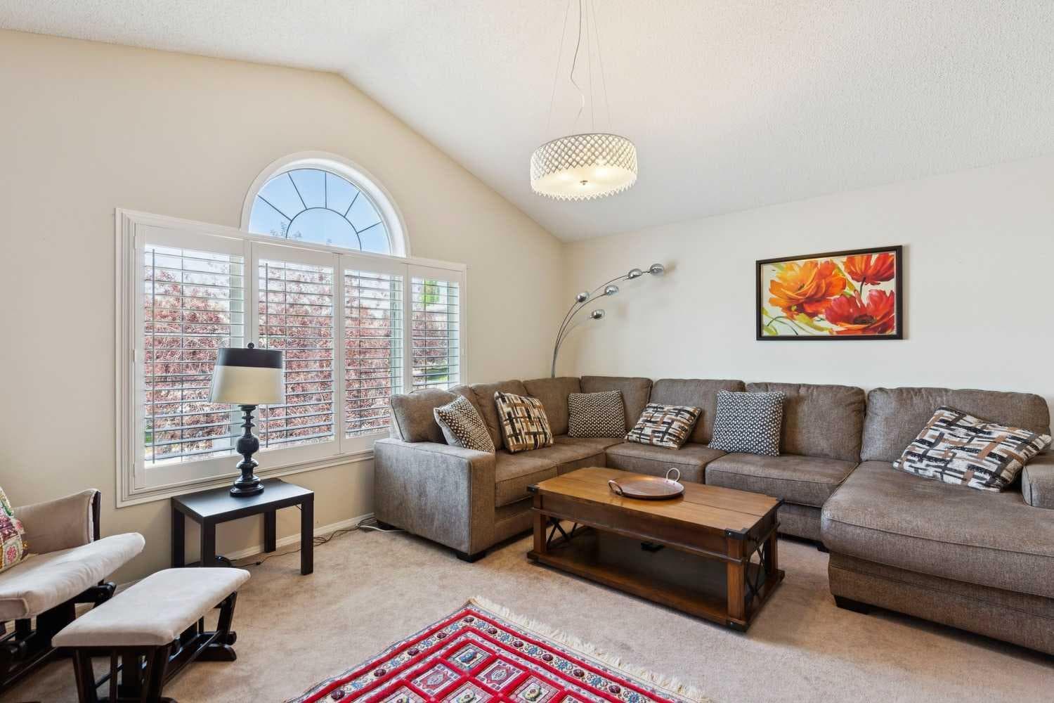 3766 Springbank Drive SW