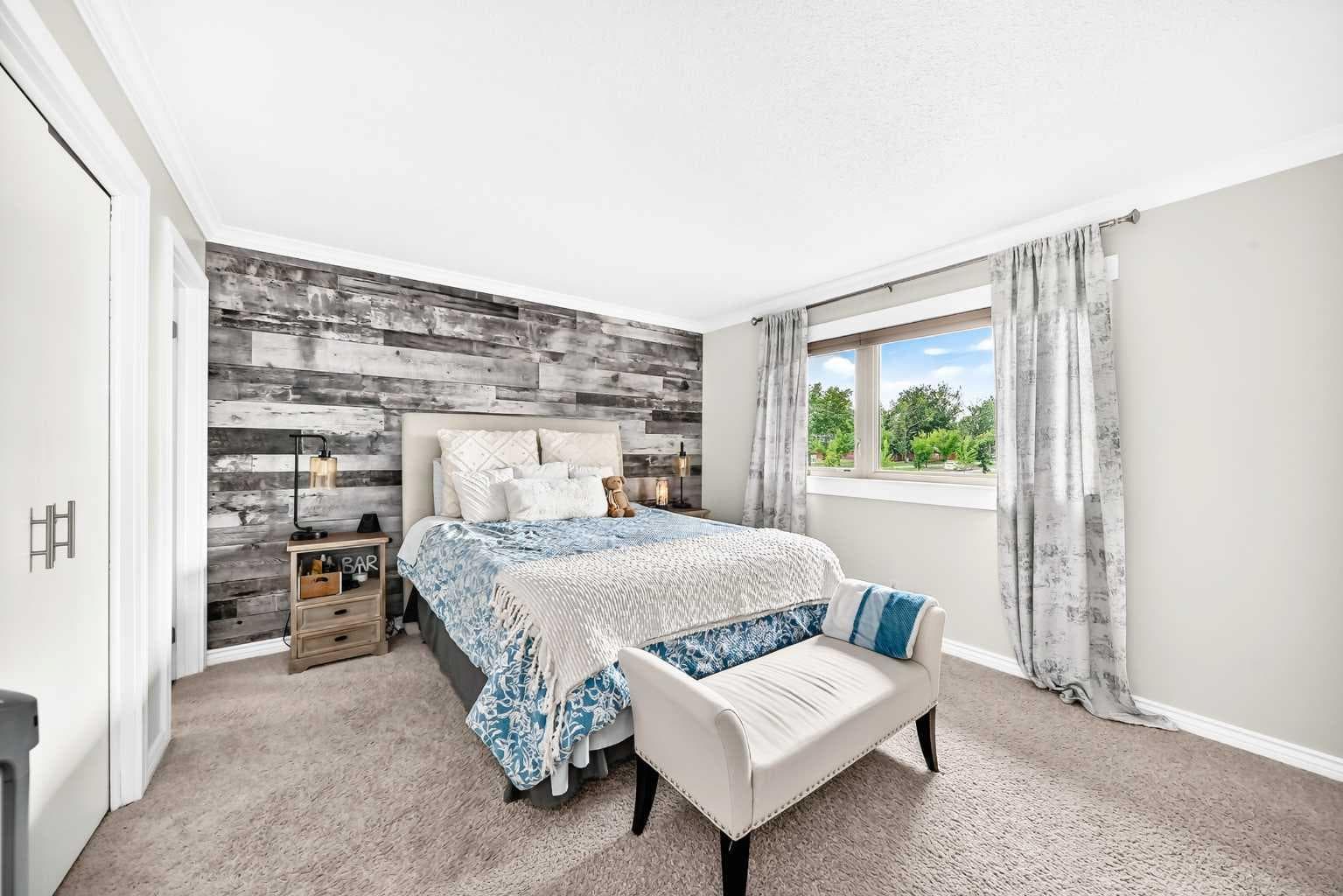 204 Midridge Crescent SE