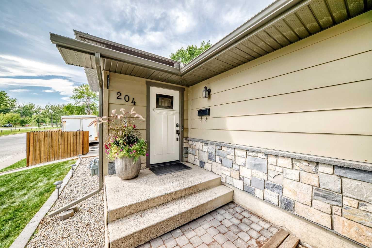 204 Midridge Crescent SE