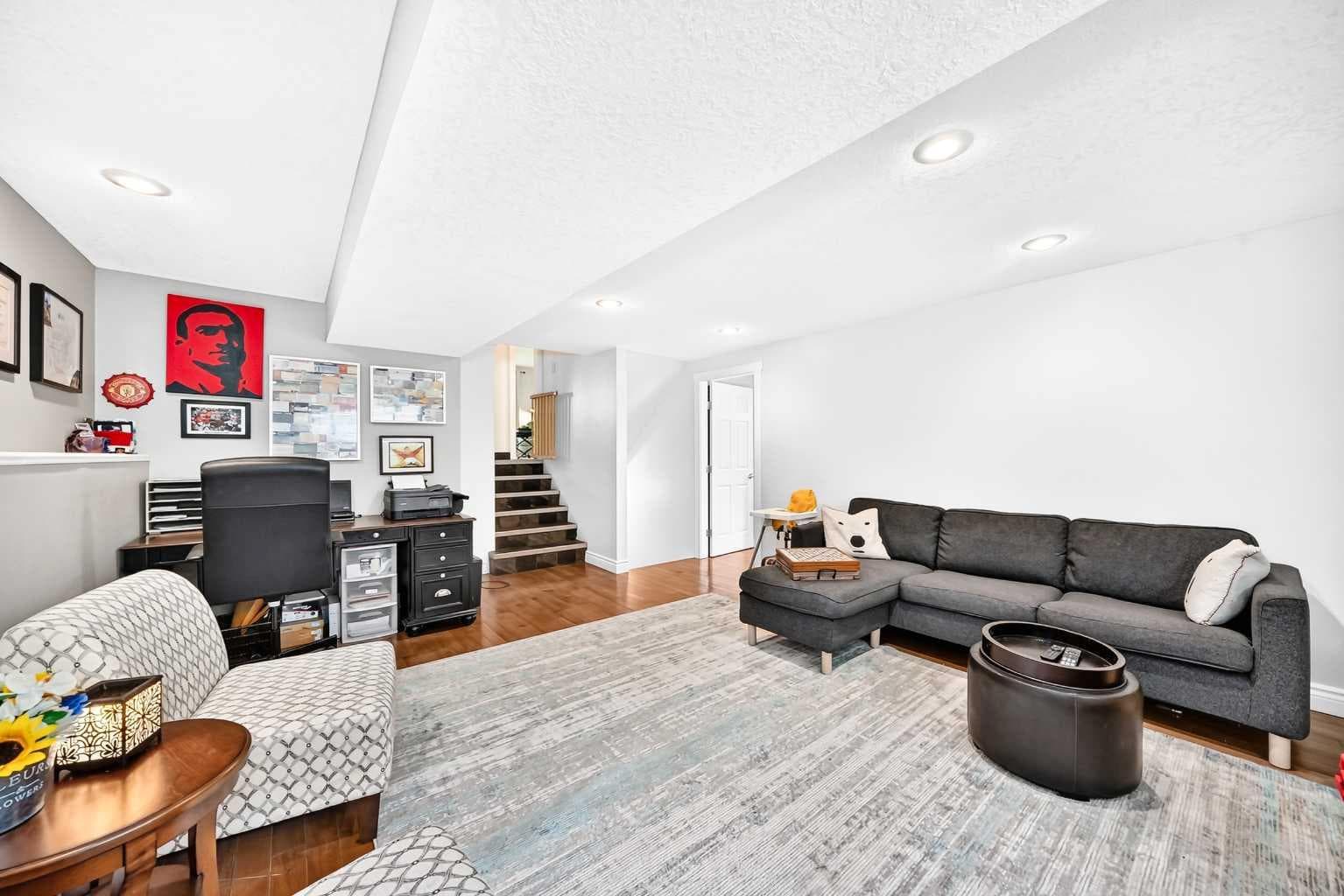 204 Midridge Crescent SE