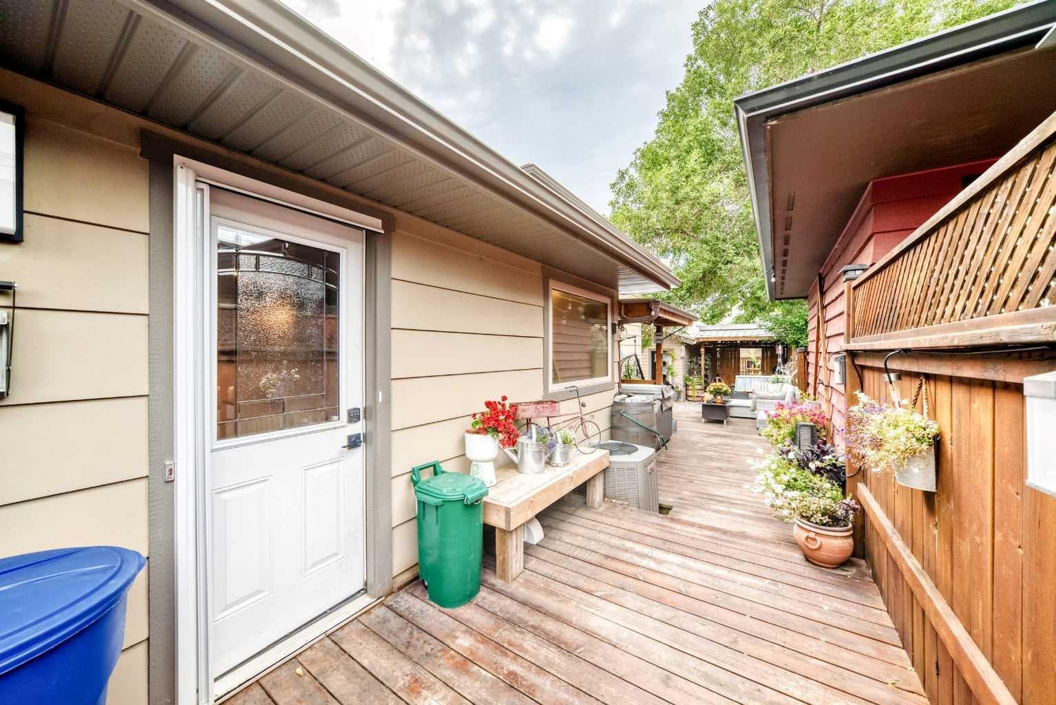 204 Midridge Crescent SE