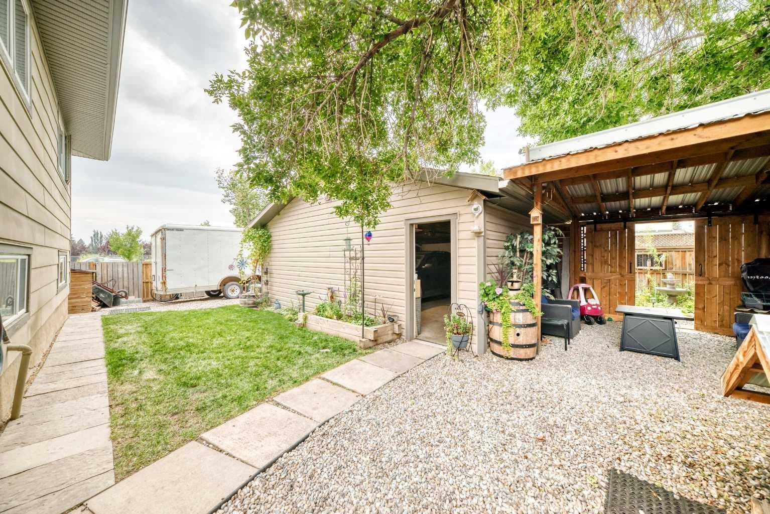 204 Midridge Crescent SE