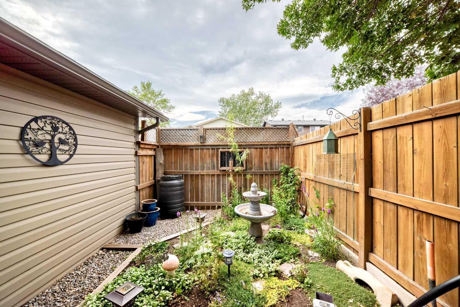 204 Midridge Crescent SE