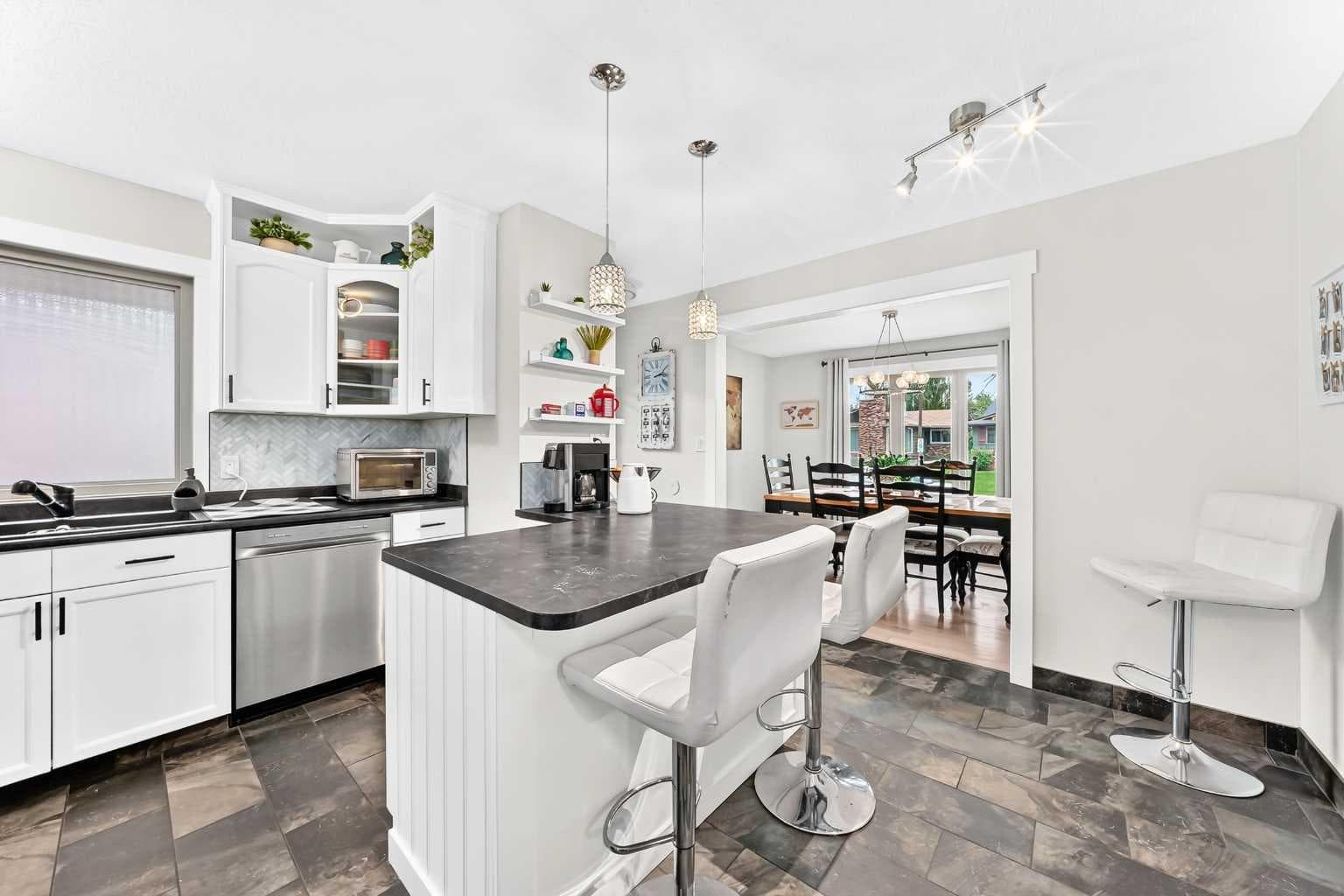 204 Midridge Crescent SE