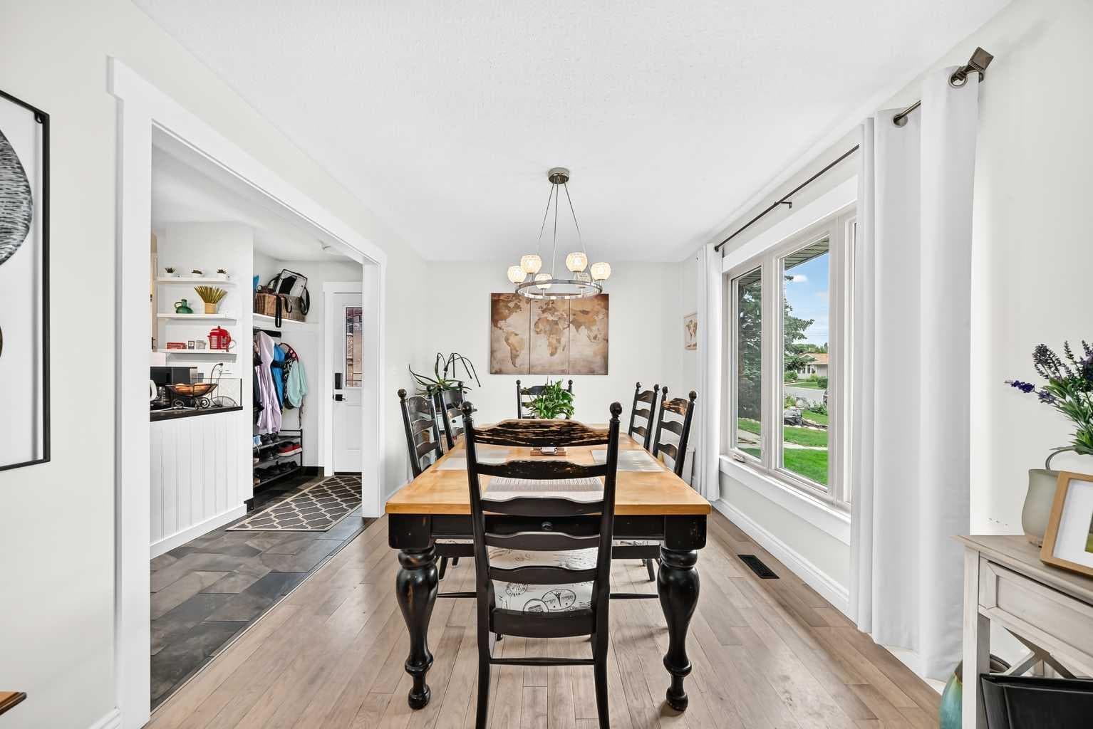 204 Midridge Crescent SE
