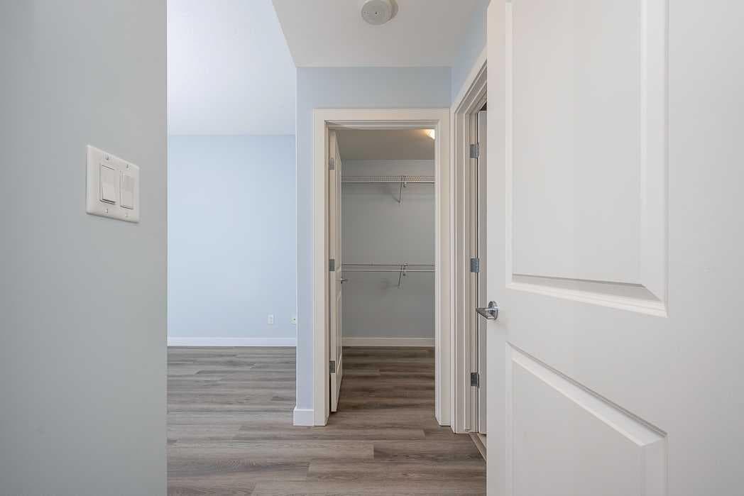 2007, 99 Spruce Place SW