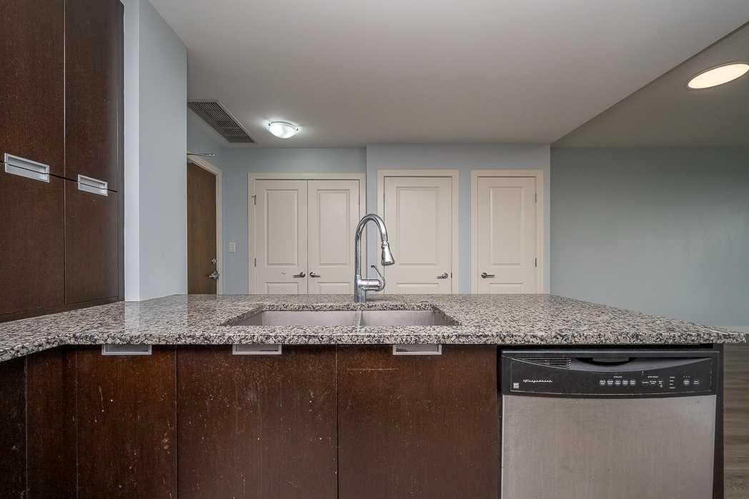 2007, 99 Spruce Place SW