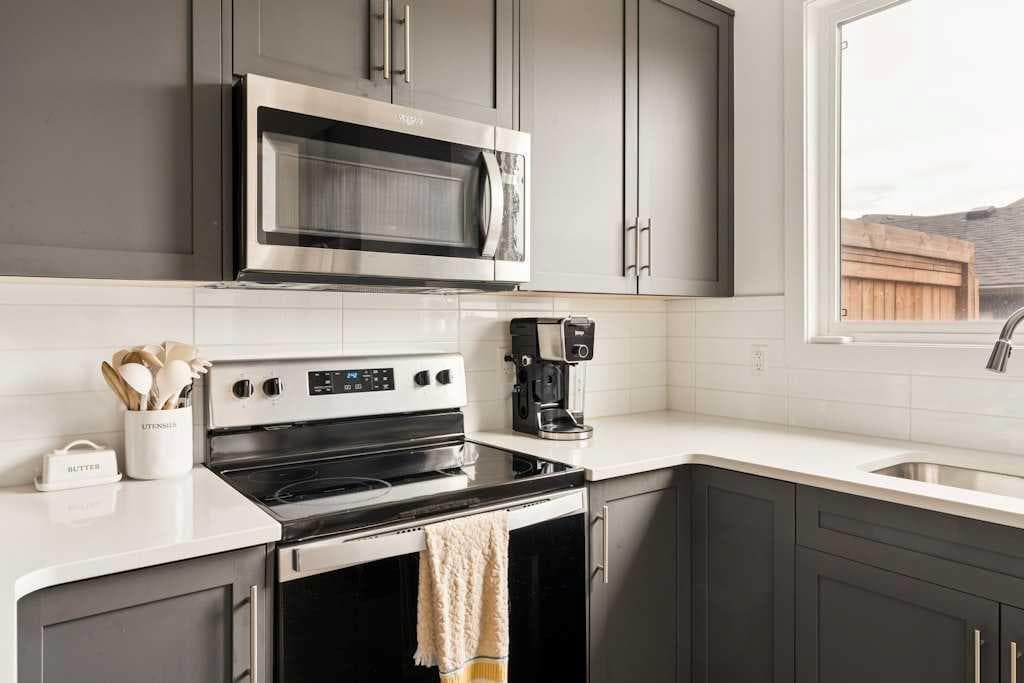 39 Howse Rise NE