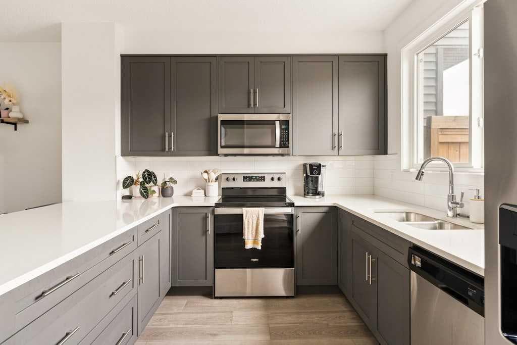 39 Howse Rise NE