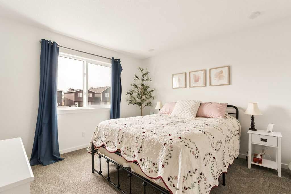 39 Howse Rise NE