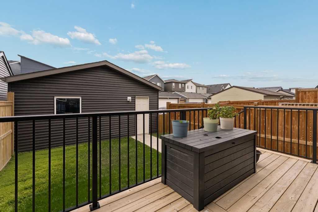 39 Howse Rise NE