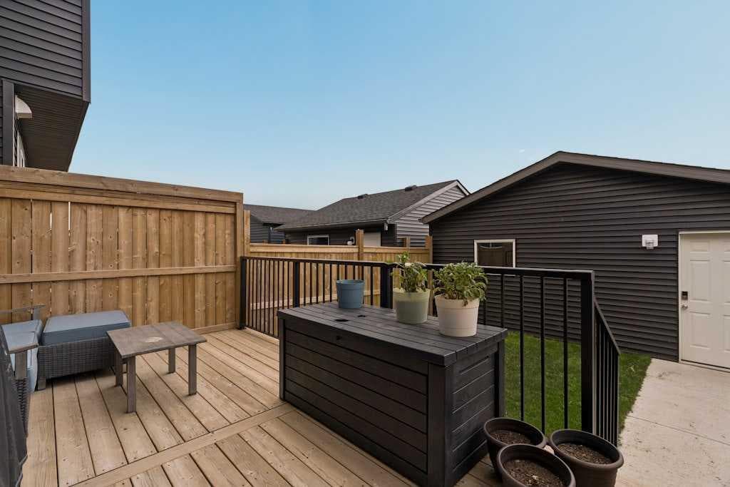 39 Howse Rise NE