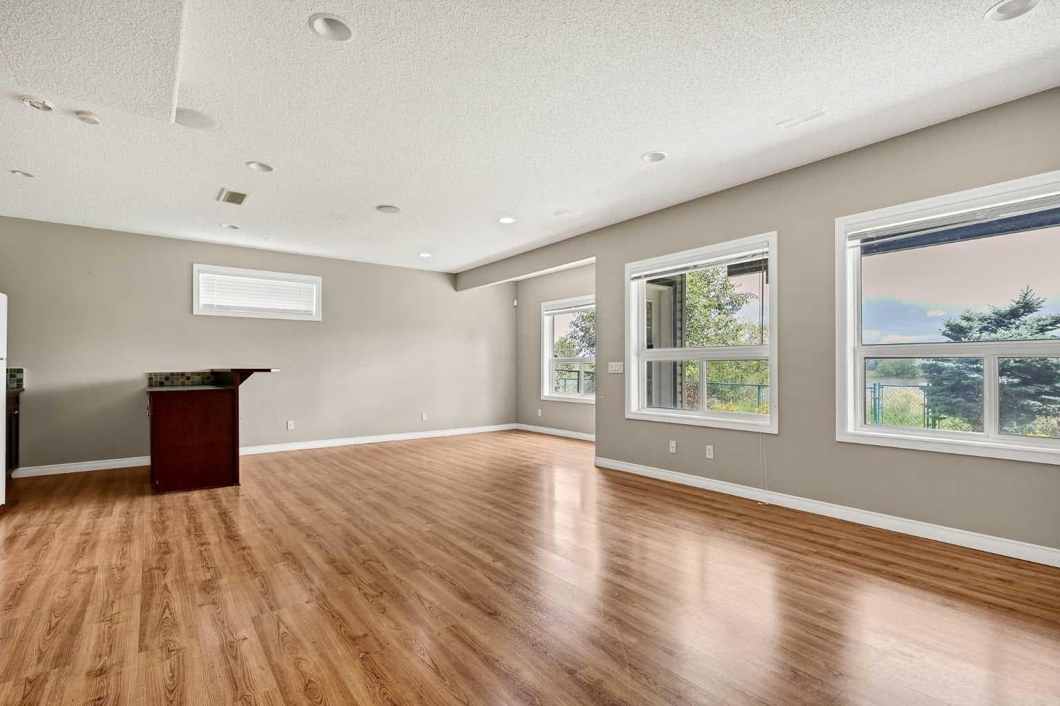 92 Everhollow Way SW