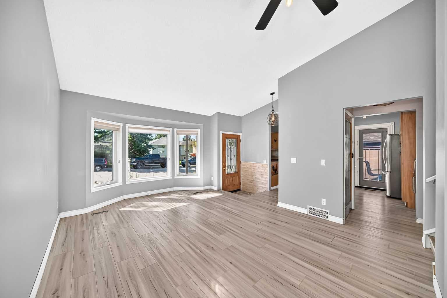300 Marquis Place SE