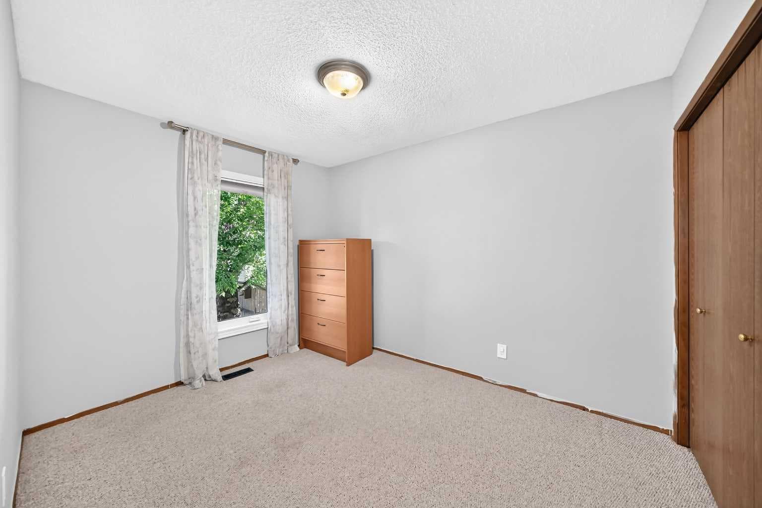 300 Marquis Place SE