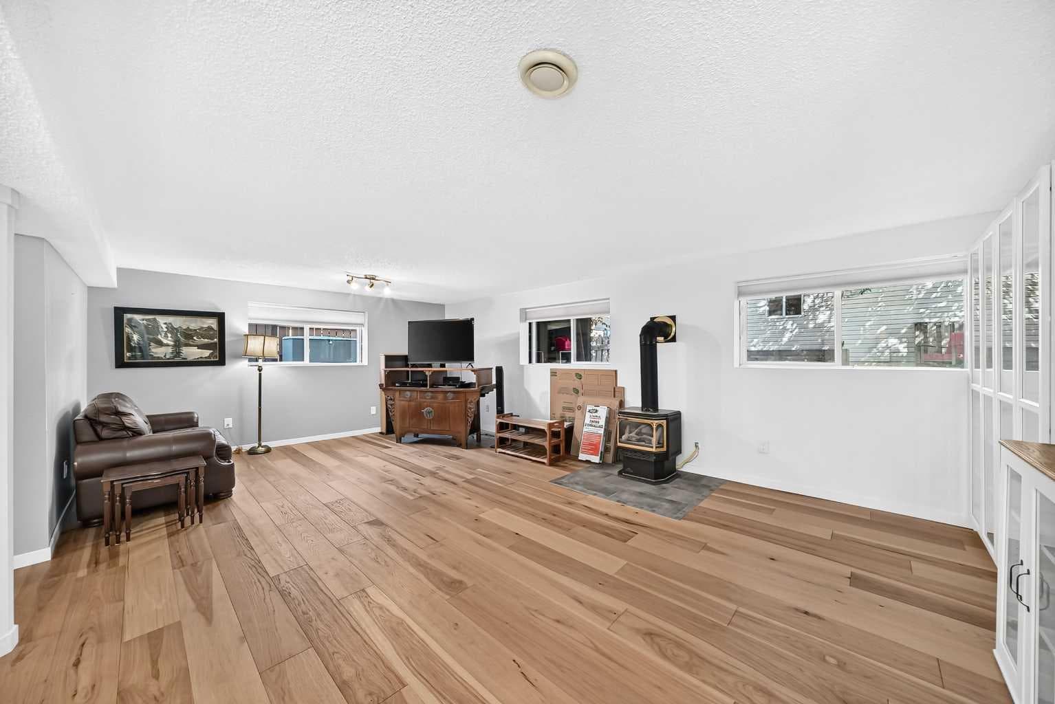 300 Marquis Place SE