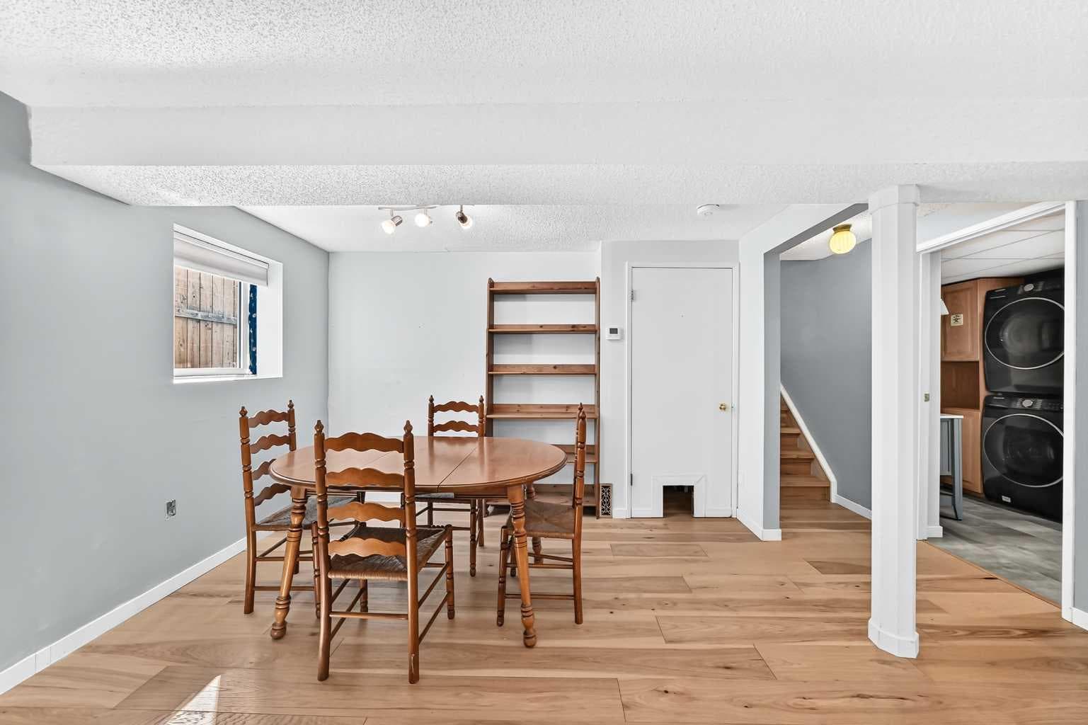 300 Marquis Place SE