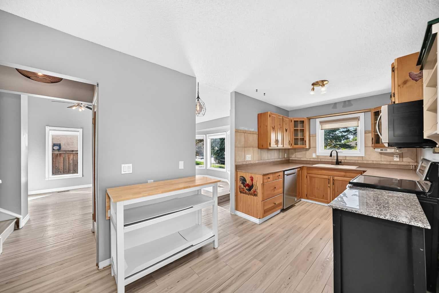 300 Marquis Place SE