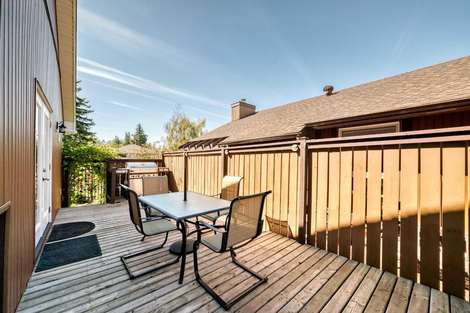 300 Marquis Place SE
