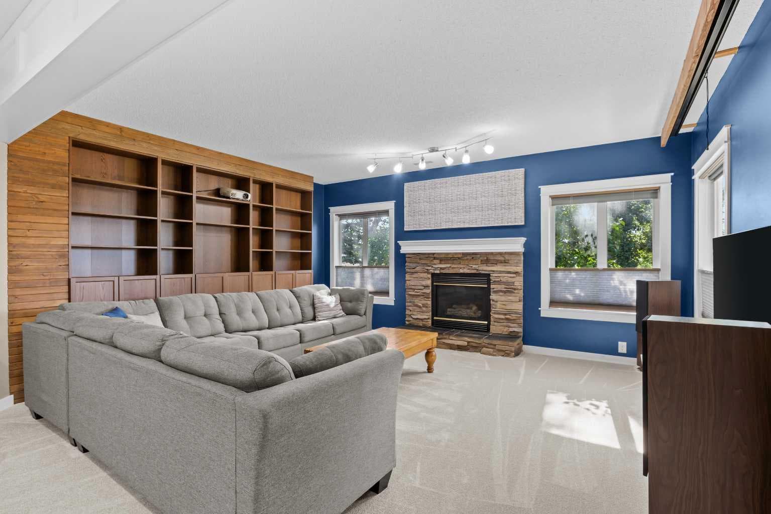 315 Rocky Ridge Bay NW