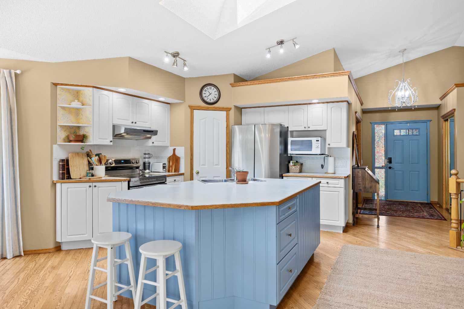 315 Rocky Ridge Bay NW