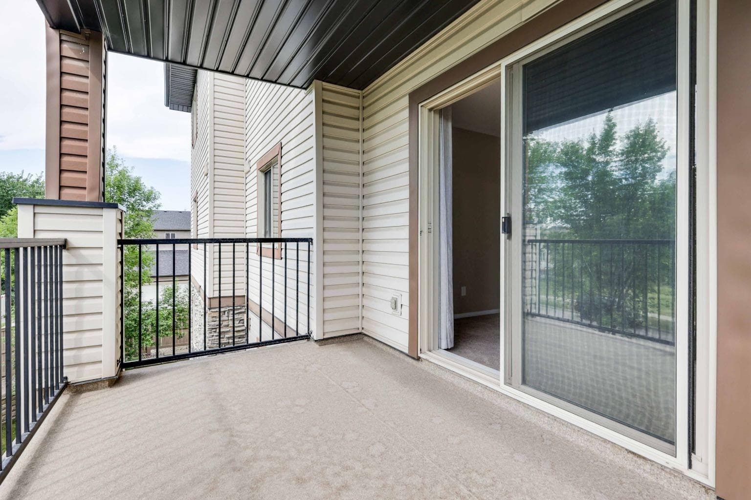 1323, 8 Bridlecrest Drive SW