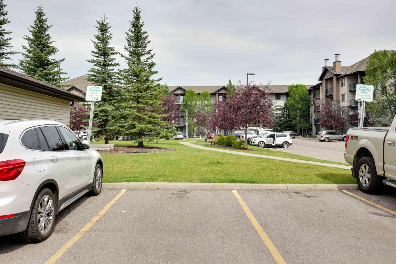 1323, 8 Bridlecrest Drive SW
